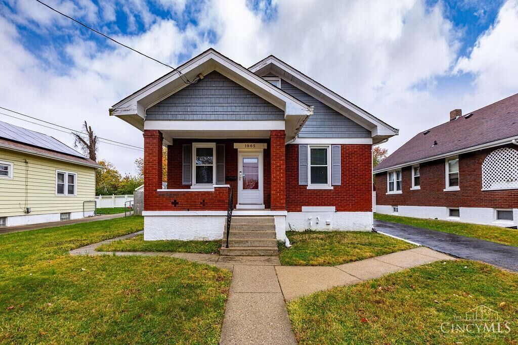 Property Photo:  1965 Stevens Avenue  OH 45231 