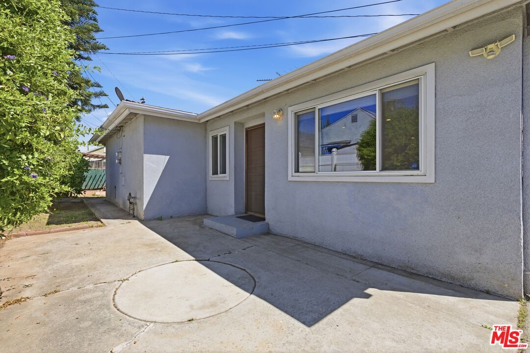 Property Photo:  2975 W. Avenue 33  CA 90065 
