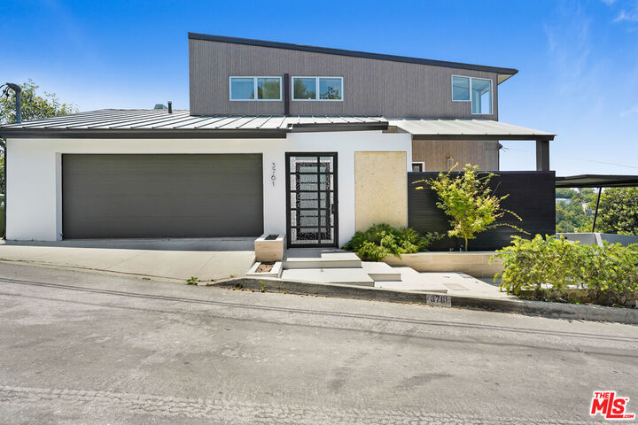 Property Photo:  3761 Glenridge Dr  CA 91423 