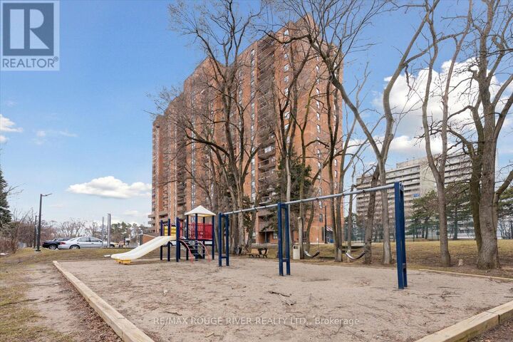 Property Photo:  90 Ling Road 907  ON M1E 4Y3 