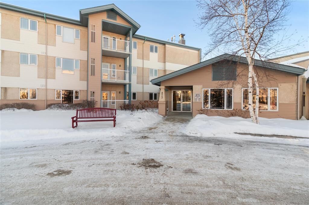 Property Photo: 873 Waverley Street MB R3T 6C3