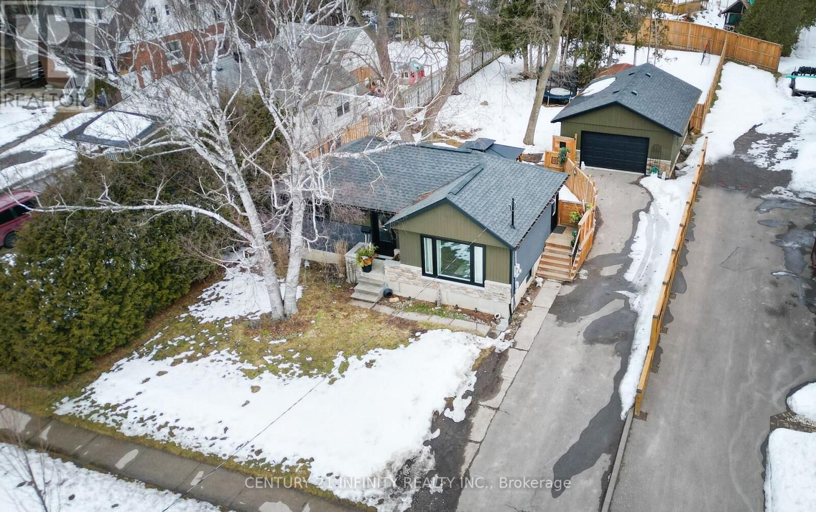 Property Photo:  373 Grandview Street South  ON L1H 7E1 