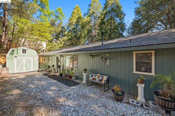 Property Photo:  21999 Fallview  CA 95370 