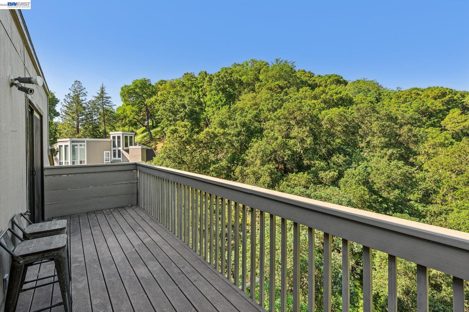 Property Photo: 44 Hagen Oaks Ct CA 94507