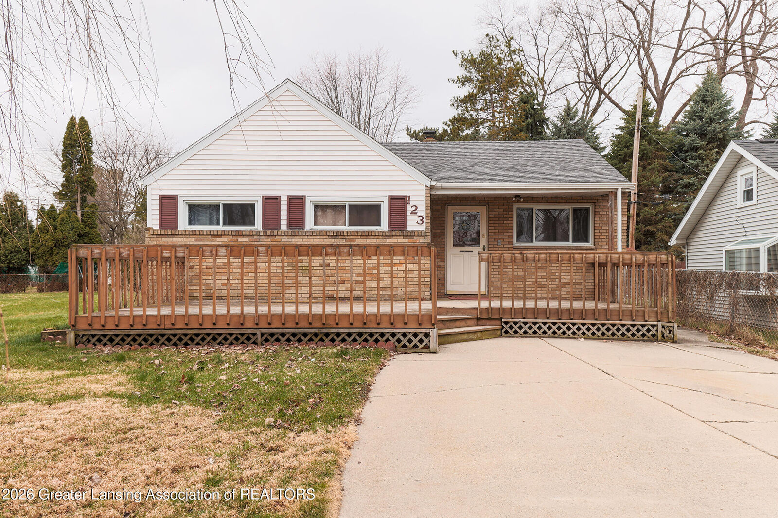 Property Photo:  123 N Deerfield Avenue  MI 48917 