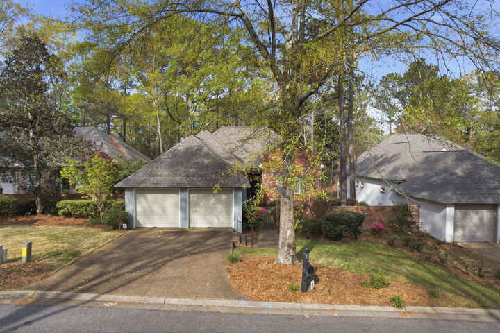 Property Photo:  33 Camelia Ct.  MS 39402 