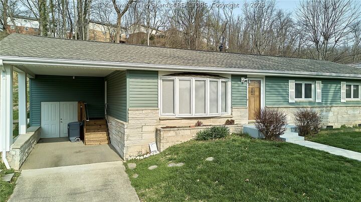 Property Photo:  1218 Lyndale Drive  WV 25314 