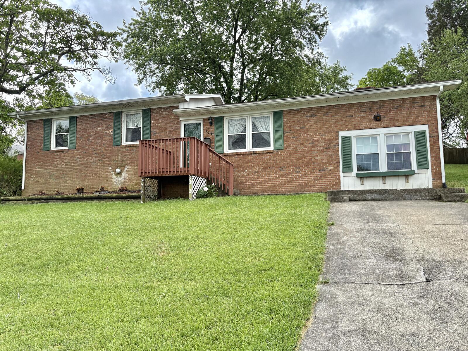 Property Photo:  101 Cedar Drive  KY 40601 