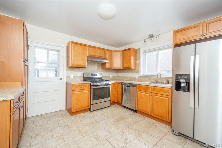 Property Photo: 27 New Street NY 10709