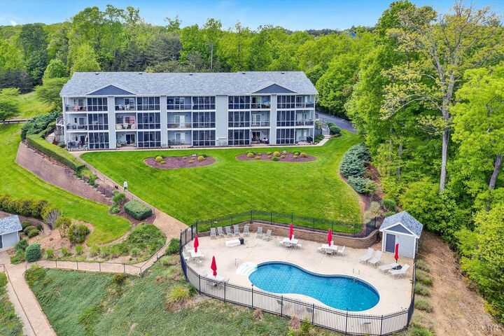 Property Photo: 200 Bay Shore Drive VA 24121