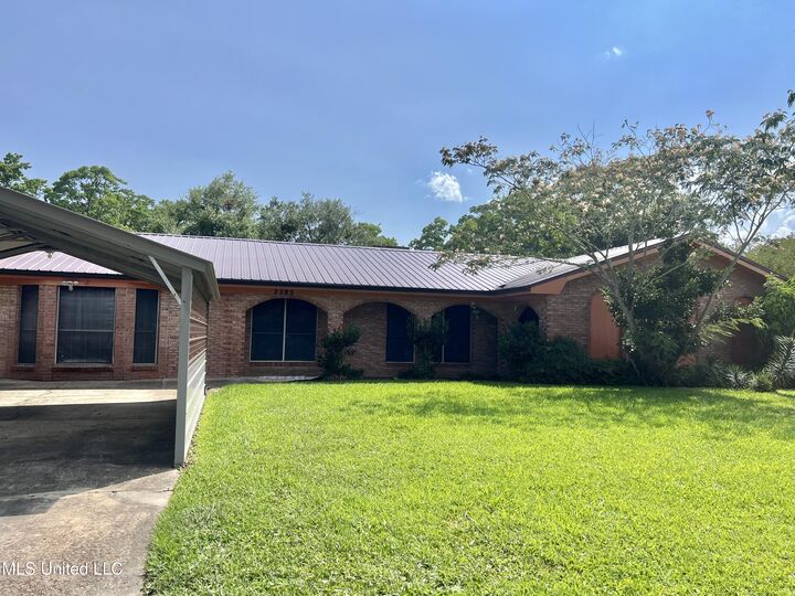 Property Photo: 2285 Harkness Court MS 39532