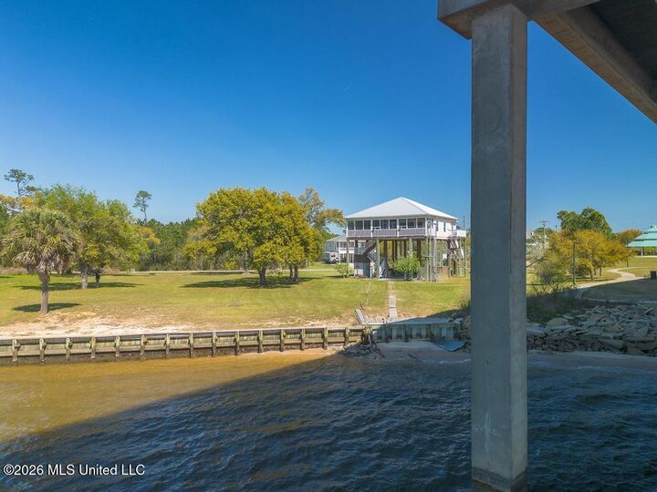 Property Photo:  105 Sandy Hook Drive  MS 39571 