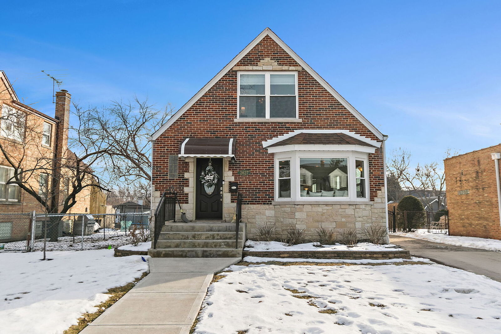 Property Photo: 2627 Clarke Street IL 60171