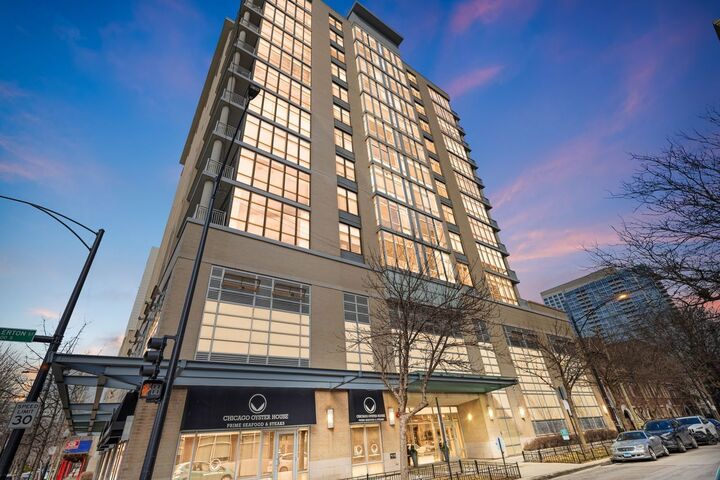 Property Photo: 212 E Cullerton Street 603 IL 60616