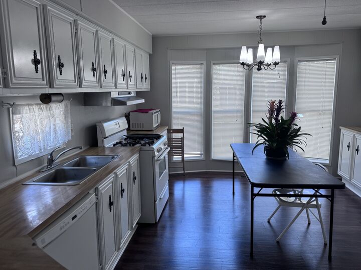 Property Photo:  1336 Douglas Avenue 4  IL 60538 