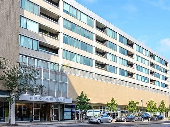 Property Photo: 900 Chicago Avenue 609 IL 60202
