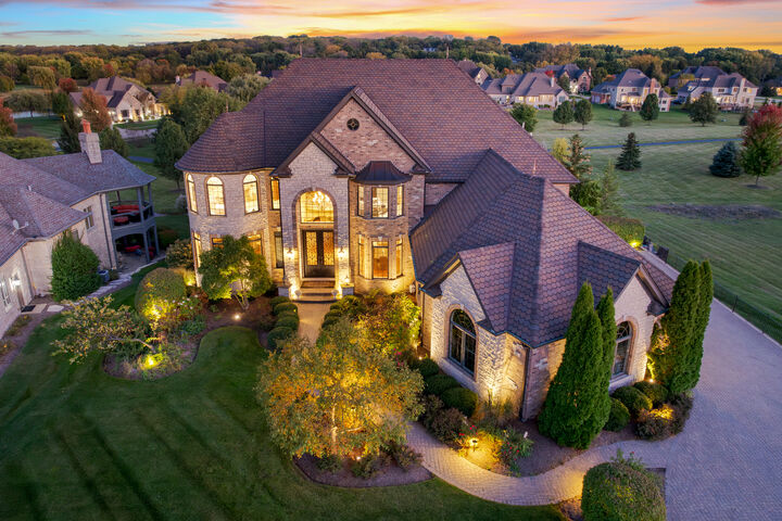 Property Photo: 39W431 Long Meadow Lane IL 60175