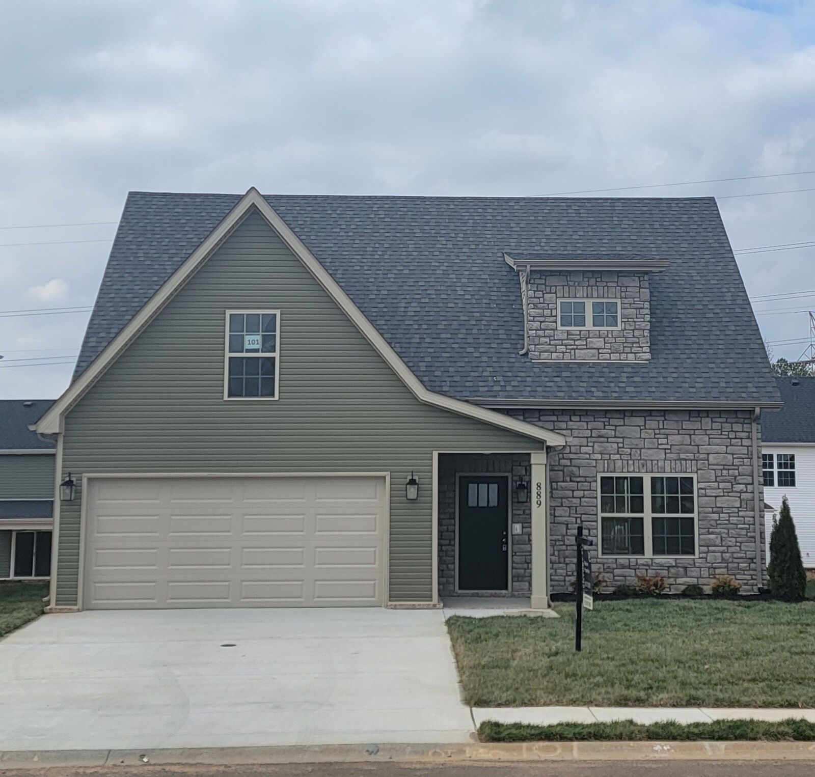 Property Photo:  889 Limestone Way  TN 37043 