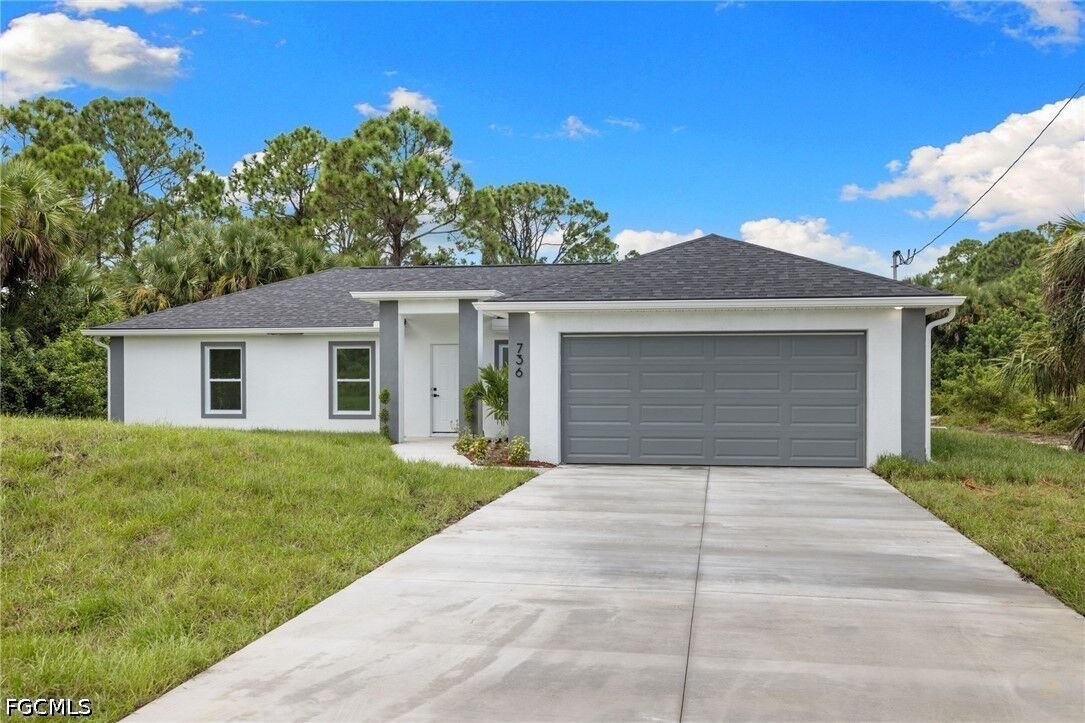 Property Photo:  6018 Paula Avenue N  FL 33971 