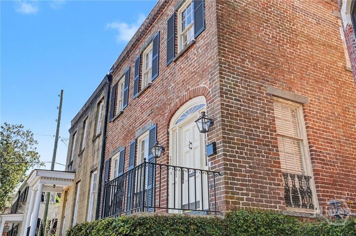 Property Photo:  221 E Charlton Street  GA 31401 