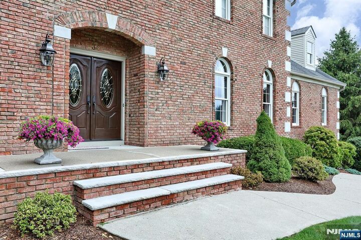 Property Photo:  34 Crocker Mansion Drive  NJ 07430 