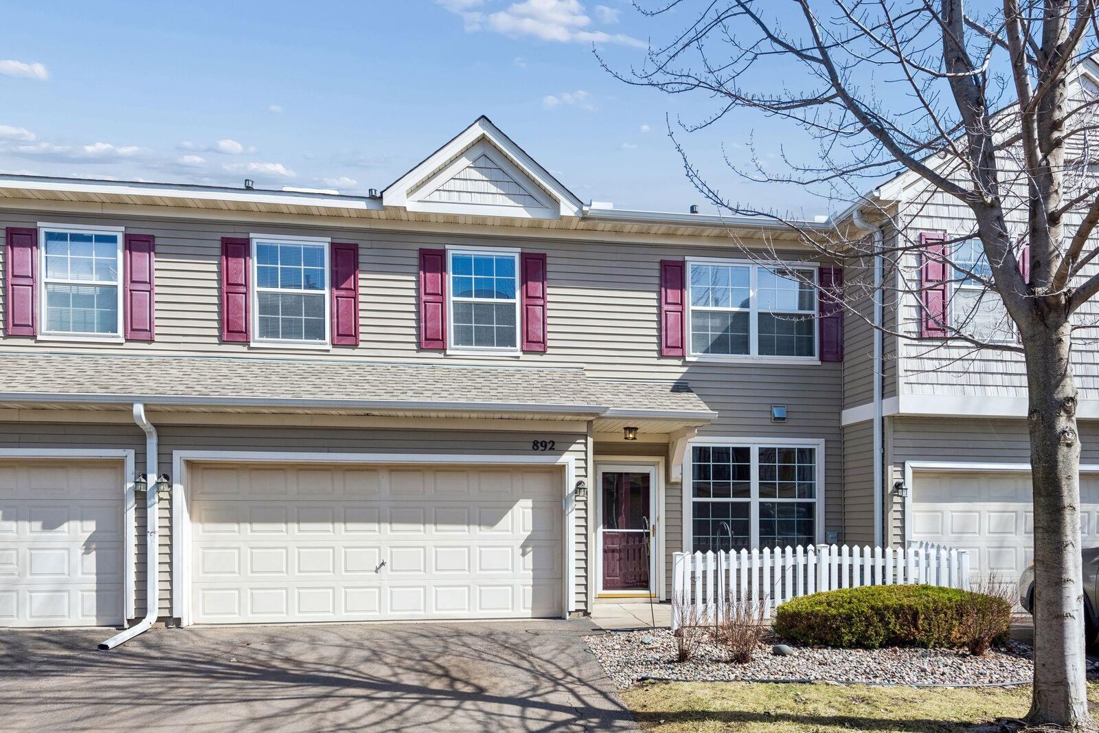 Property Photo: 892 Braunworth Court MN 55318