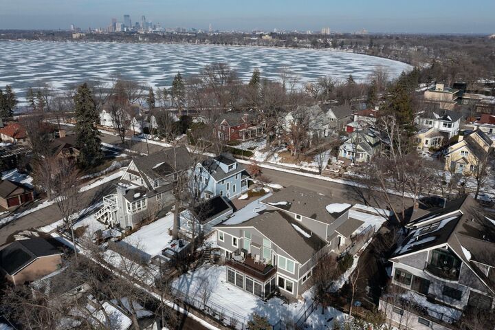 Property Photo:  3812 Thomas Avenue S  MN 55410 