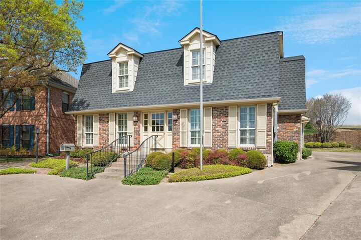 Property Photo:  2723 Lawtherwood Court  TX 75214 