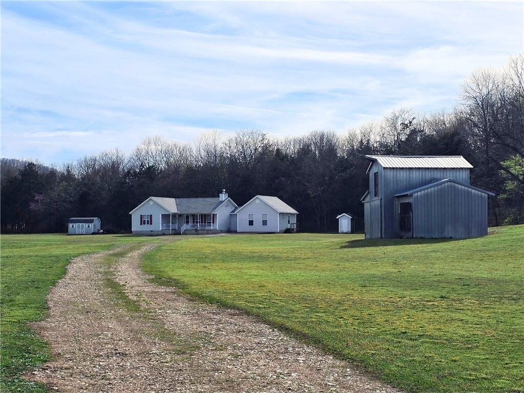 Property Photo: 1511 County Road 617 AR 72638