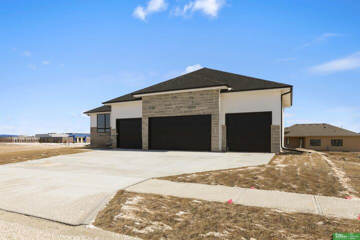 Property Photo:  5813 N 197th Avenue  NE 68022 