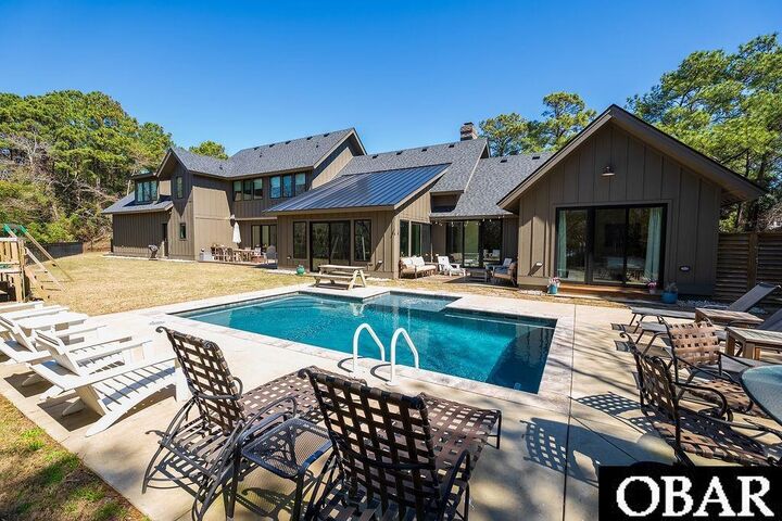 Property Photo: 313 Hillcrest Drive NC 27949-0000