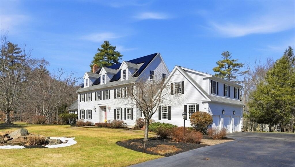 Property Photo:  7 Charles Davis Drive  MA 01984 