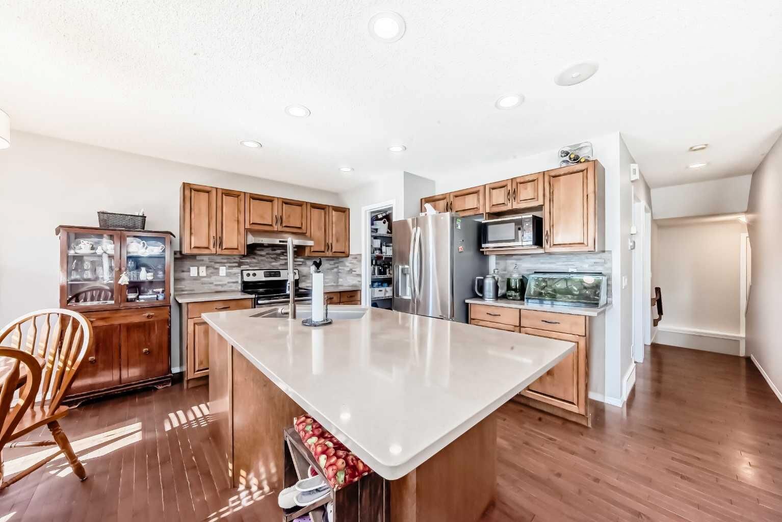 Photo de la propriété:  377 Cimarron Boulevard  AB T1S 2L8 