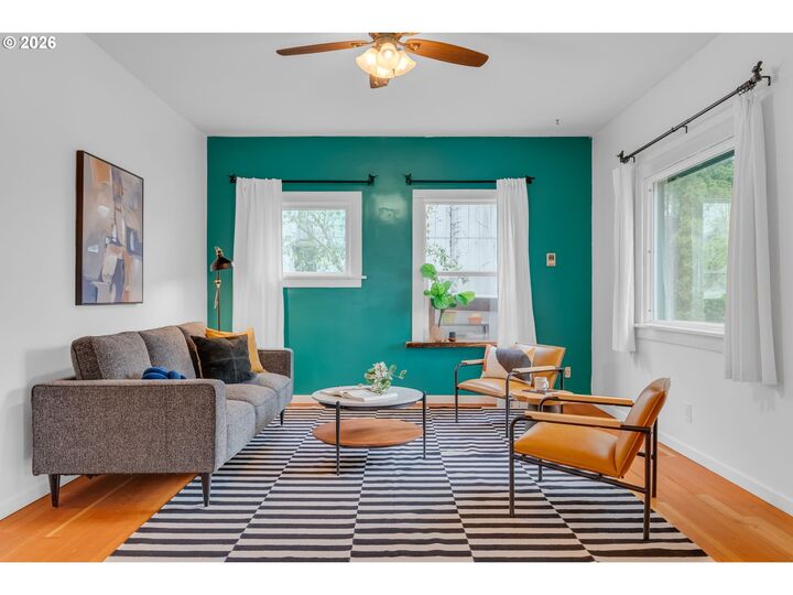 Property Photo:  9747 N Smith St  OR 97203 