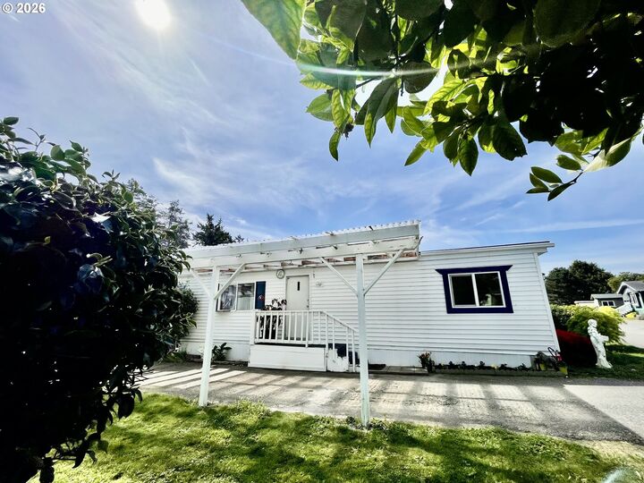 Property Photo: 16131 W Hoffeldt Ln 18 OR 97415