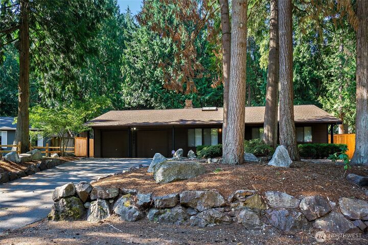 Property Photo:  22201 NE 2nd Street  WA 98074 