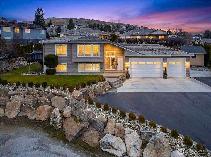 Property Photo:  1953  Diamond Ct  WA 98802 
