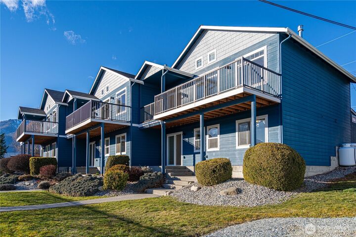 Property Photo:  744  Wapato Way #C  WA 98831 