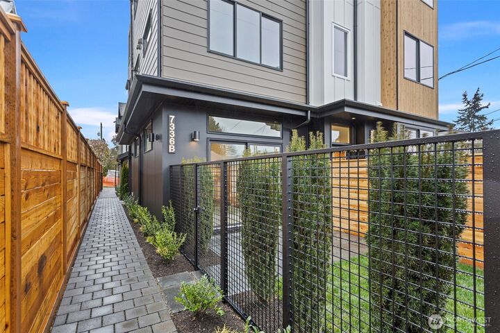 Property Photo:  7336  27th Avenue NW B  WA 98117 