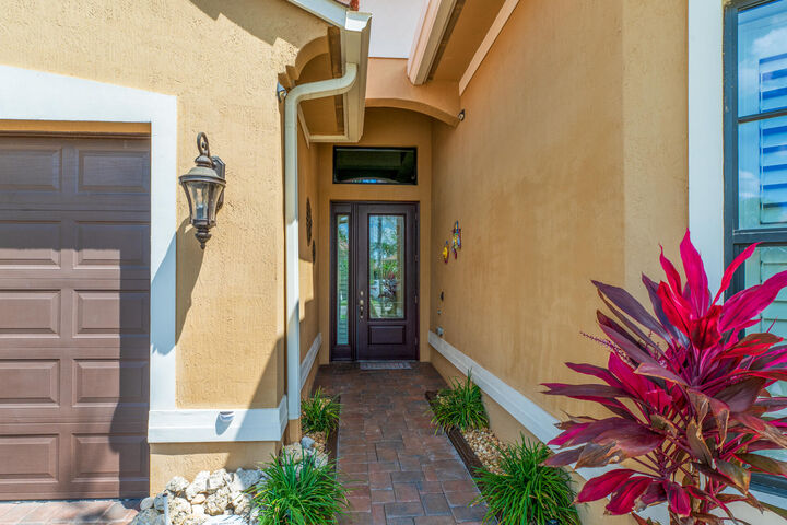 Property Photo:  11825 N Kalmar Cir Circle N  FL 33076 