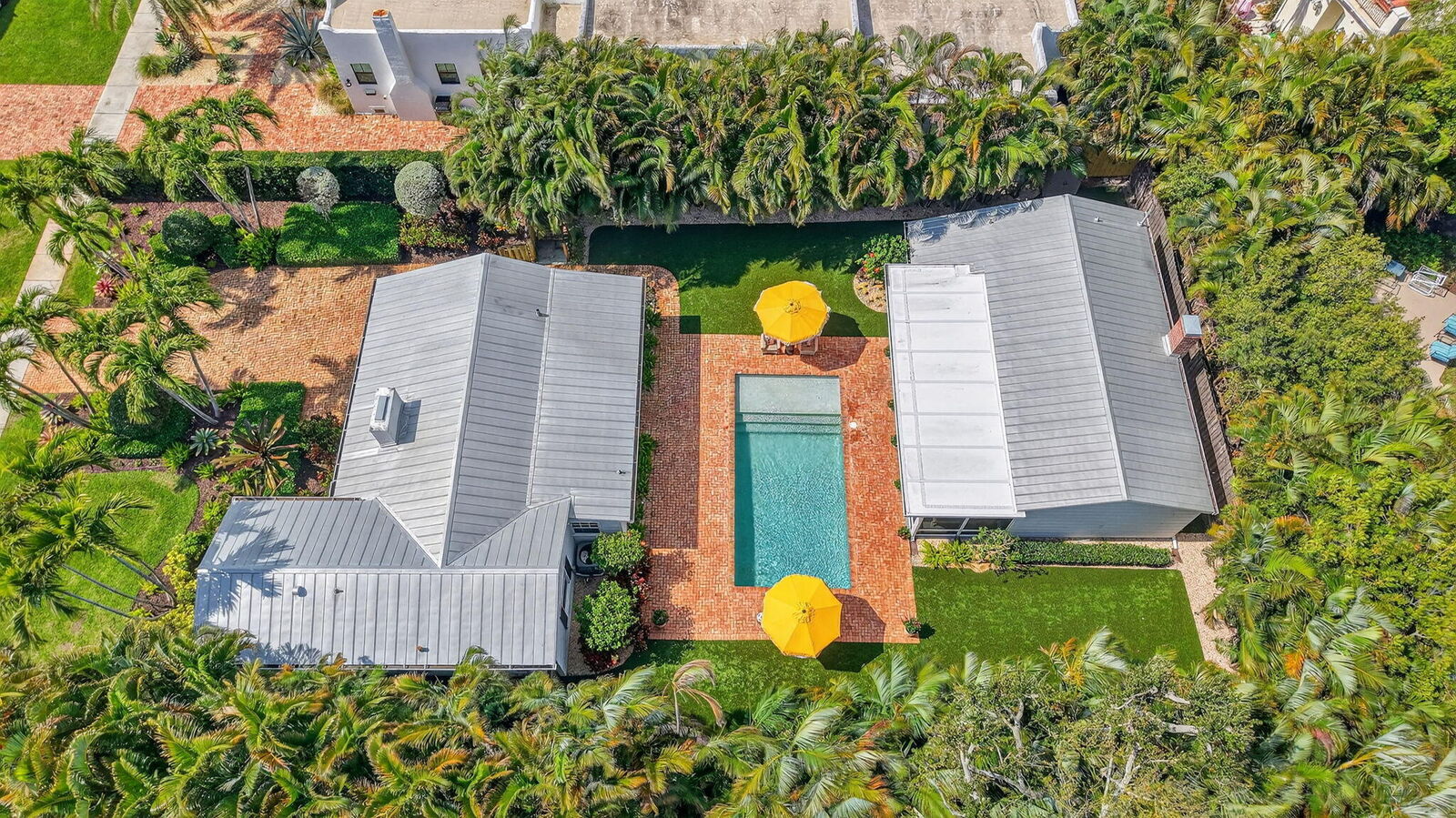 Property Photo:  23 Dixie Boulevard  FL 33444 