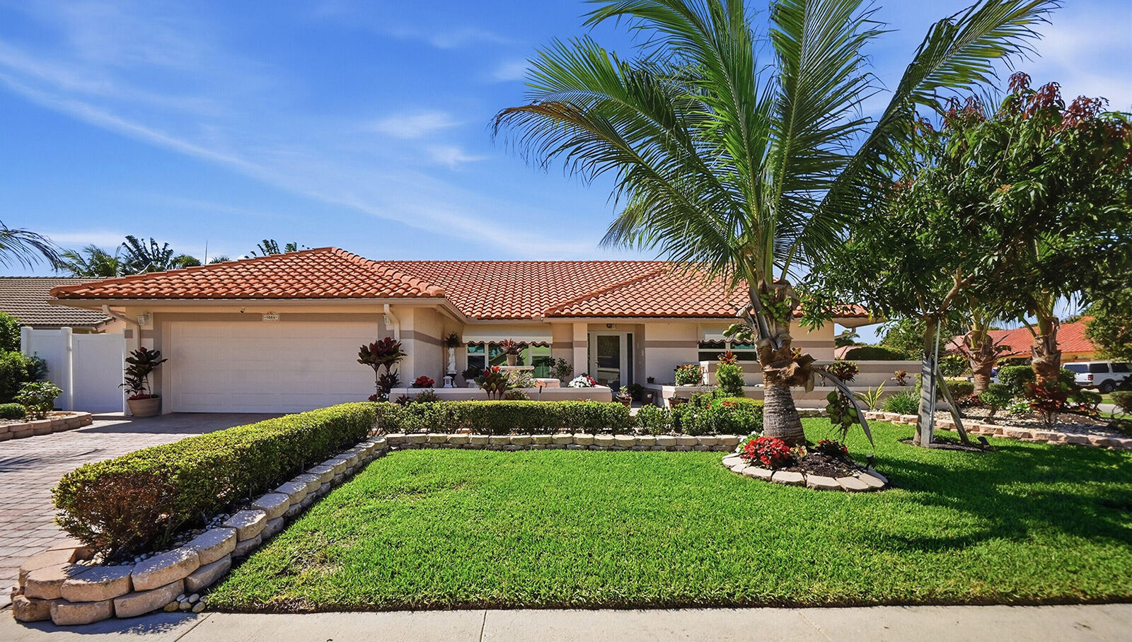 Property Photo: 5884 Laurel Green Circle FL 33437