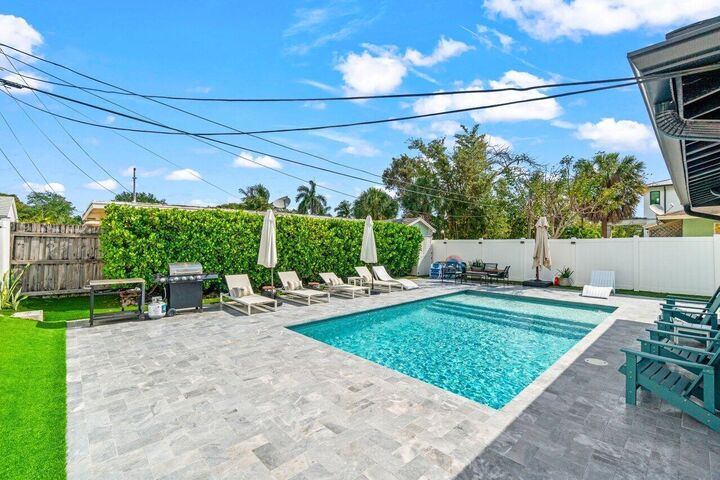 Property Photo:  217 NE 11th Street  FL 33444 