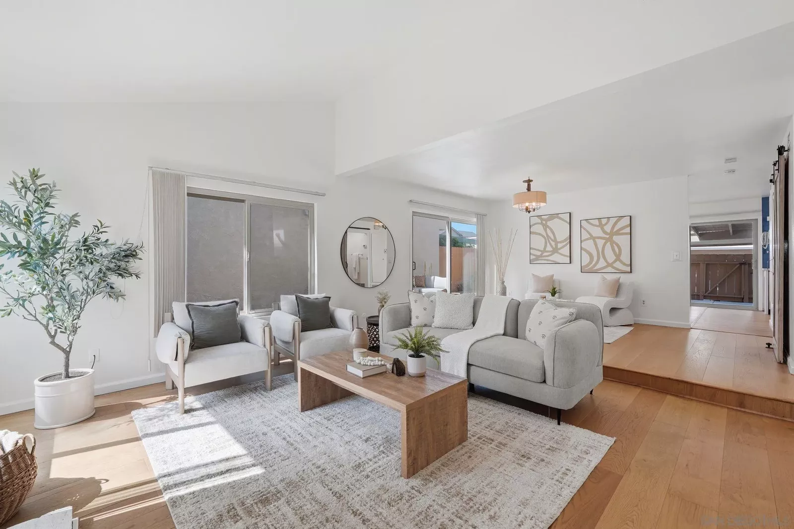 Property Photo:  10741 Esmeraldas Dr  CA 92124 