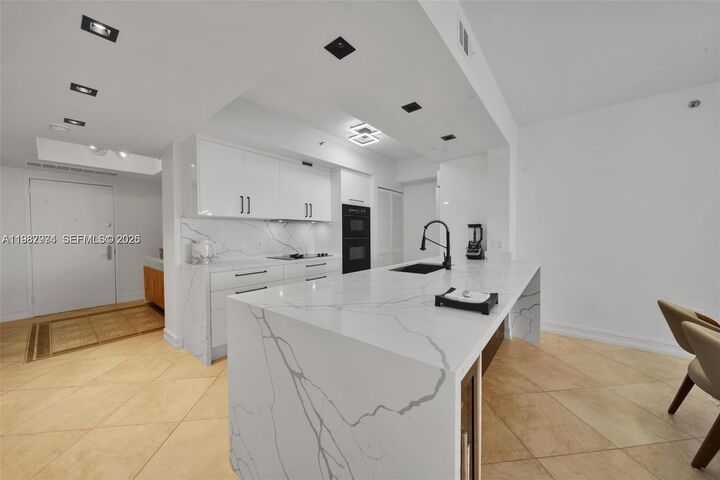 Property Photo:  1830 S Ocean Dr 4704  FL 33009 