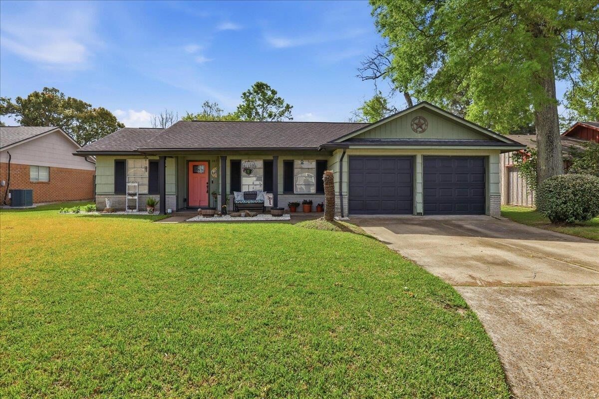 Property Photo:  1833 Decker  TX 77632 