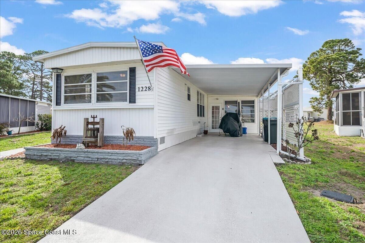 Property Photo:  1228 Shell Court NE  FL 32907 