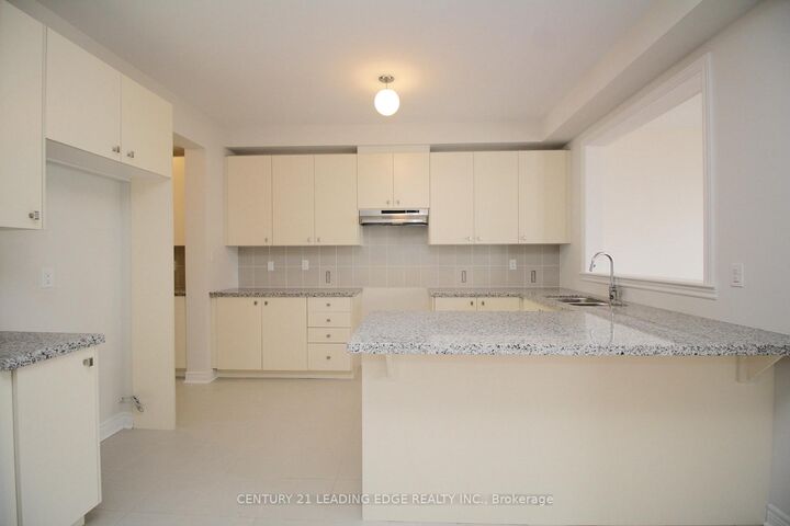 Property Photo:  102 Hilts Drive 2nd &Amp 3rd  ON L4H 0J2 