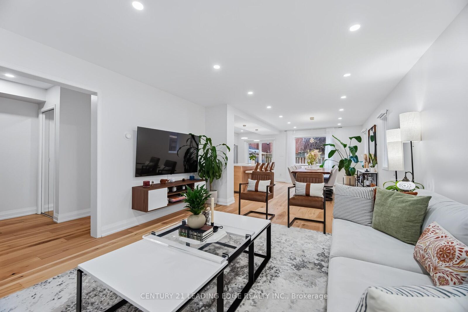 Property Photo: 923 Redbird Crescent ON L1V 5K8