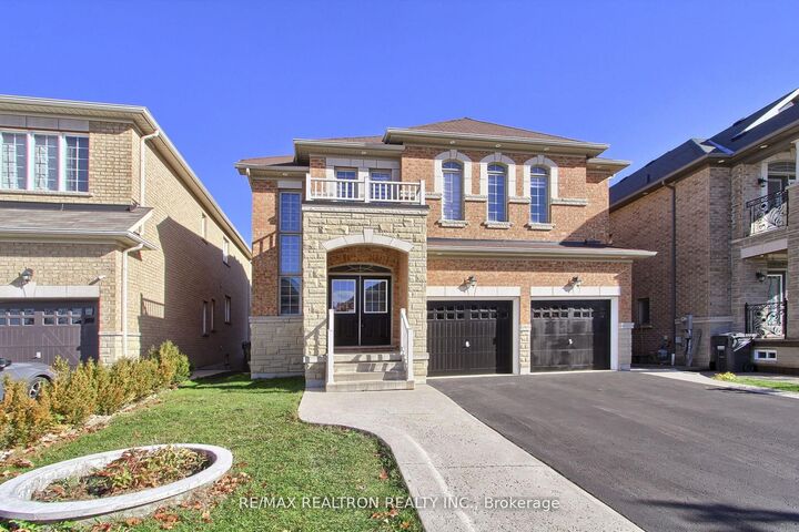 Property Photo: 79 Apple Valley Way ON L6P 0W4